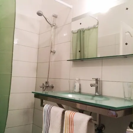 Hinovi Szálloda 3*